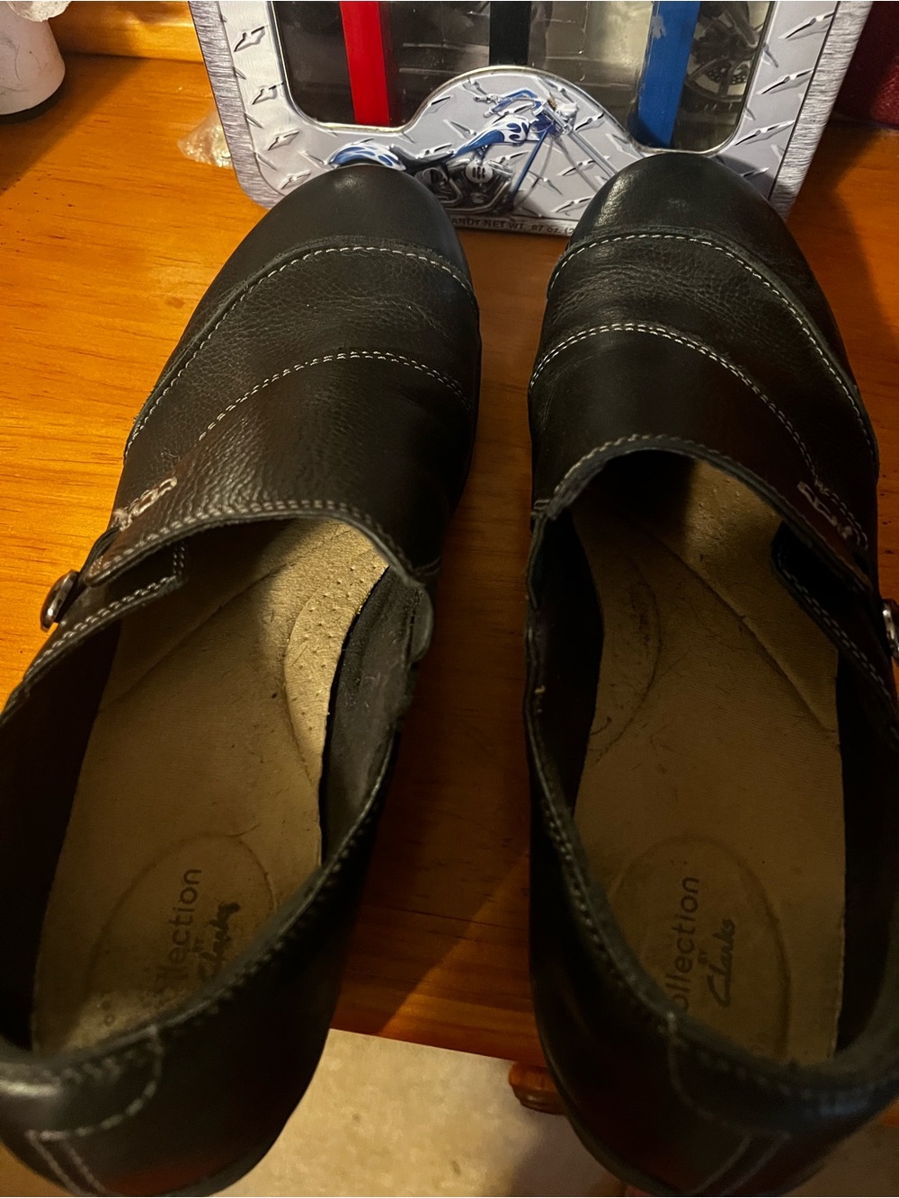 Clarks women’s  Black Leather Slip-On Dress Shoes
